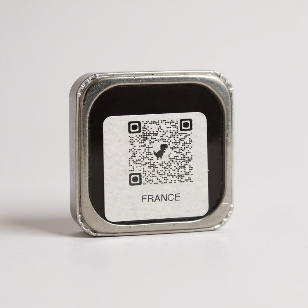 Magnet drapeau cœur — verso avec QR code